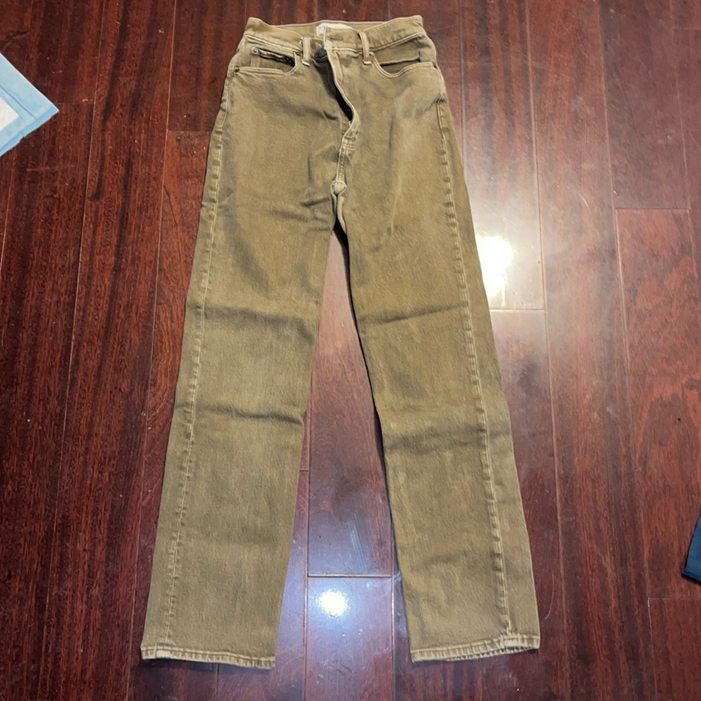 Brown Abercrombie & Fitch jeans.